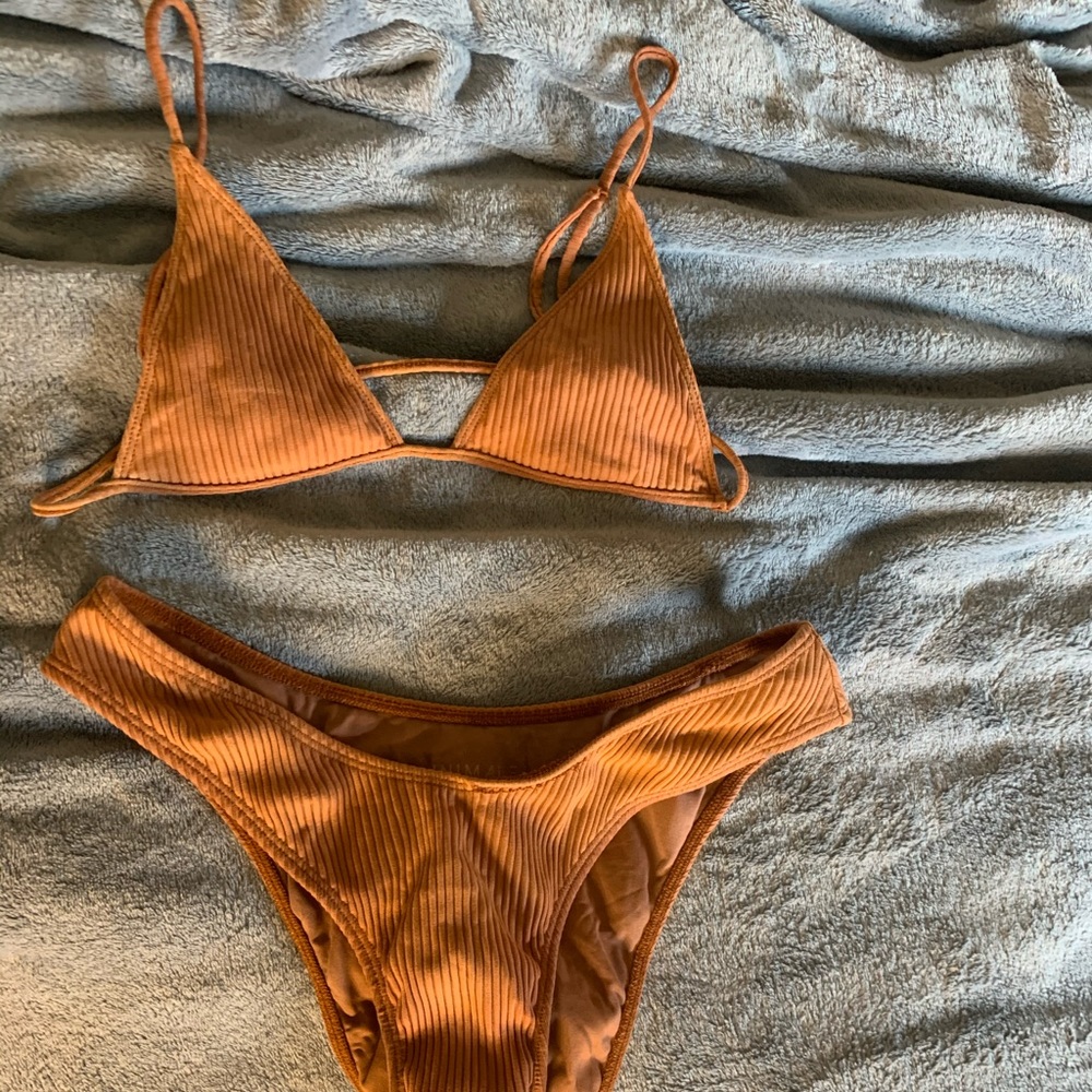 Minimale animale soho brief(m) and lucid top (s)